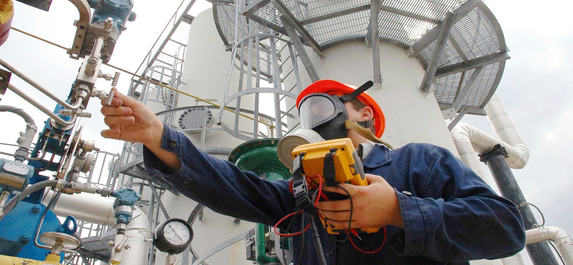 Oil & Gas Sector Services image